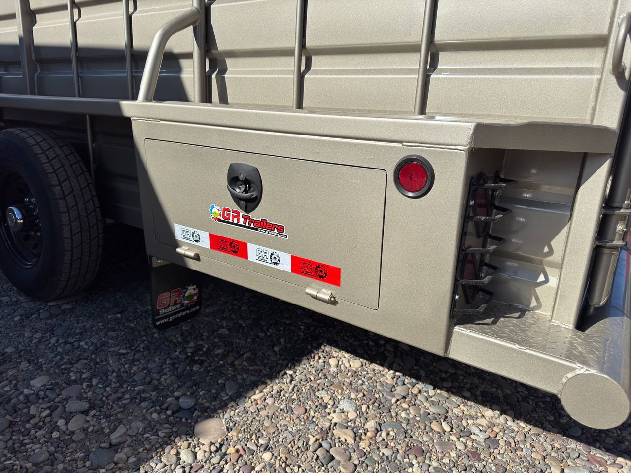 GR Trailers 2027 80"X24' Stock Trailer | Tandem Axle 14K, SMOOTH RUBBER FLOOR, ESCAPE 48", BUTTERY FLY GATE, 2 CENTER GATES (ONE SLIDE)