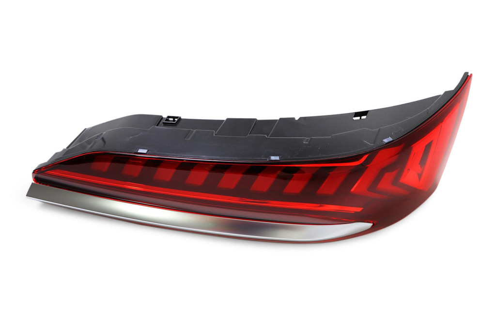 Rear light right LED Audi Q7 20-