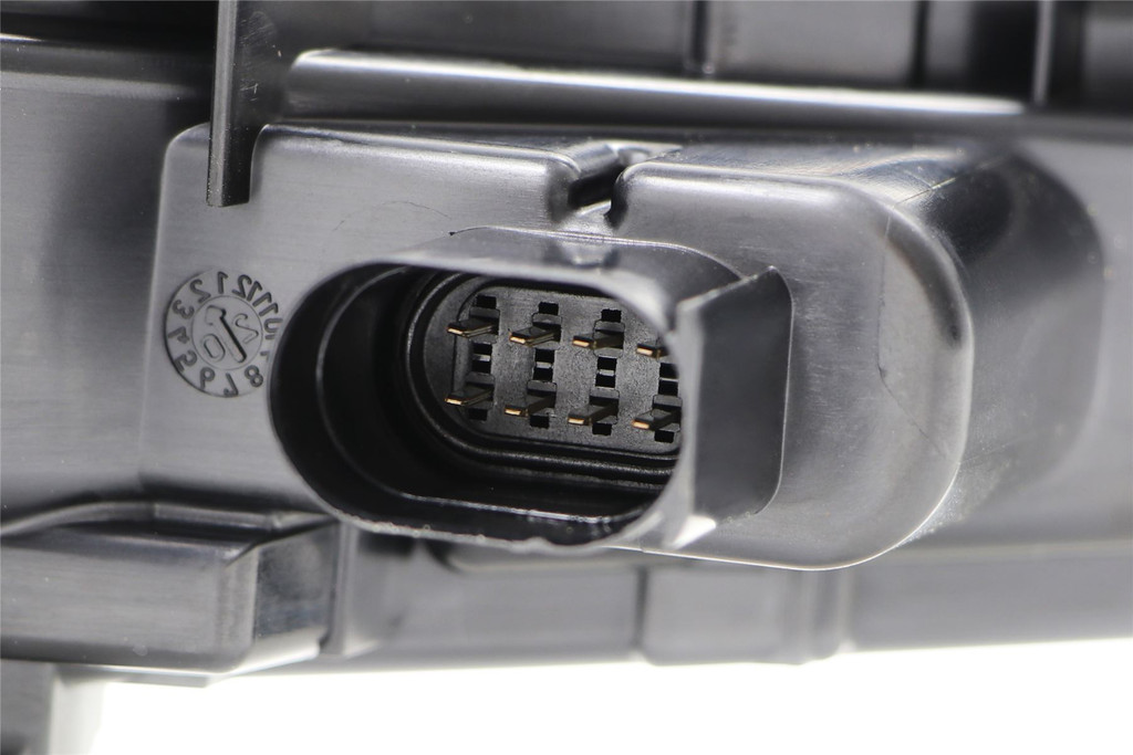 Volkswagen T Roc 18- Daytime running light left with indicator