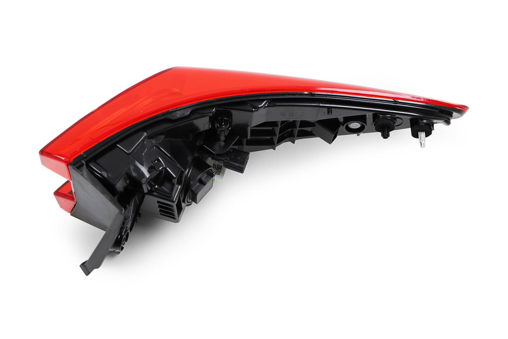 Rear light left Renault Kadjar 19-