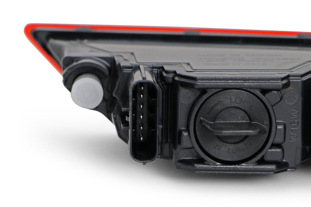 Rear light left bumper Audi Q5 16-