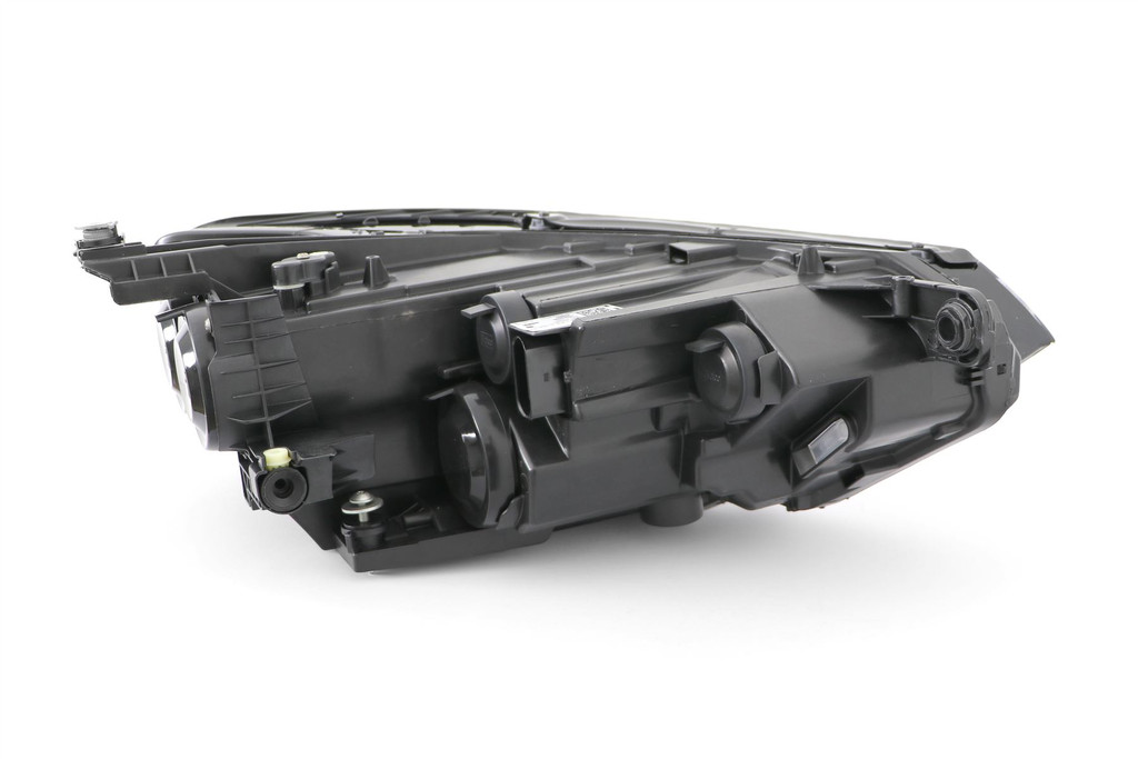 Headlight left halogen VW Passat 15- OEM Valeo