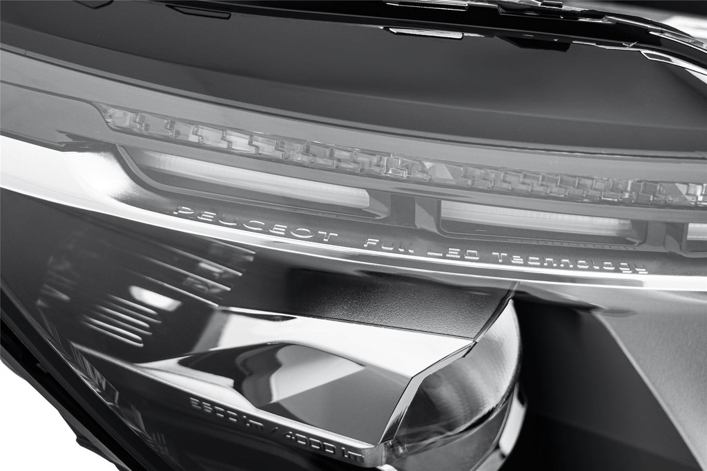 Headlight right LED Peugeot 3008 17- Genuine