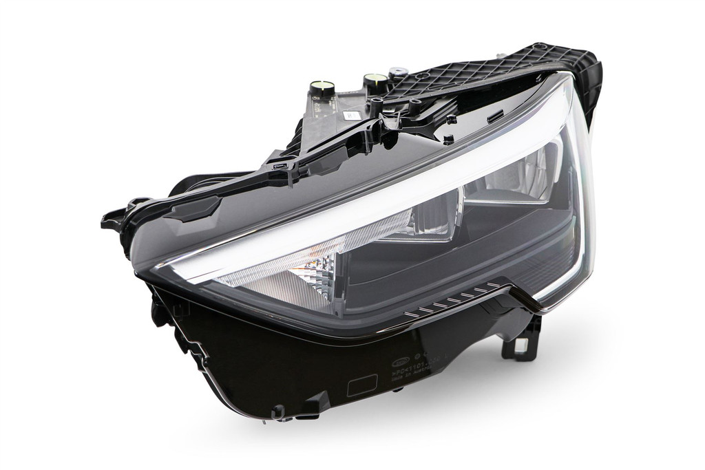 Headlight left LED Audi Q3 19- 