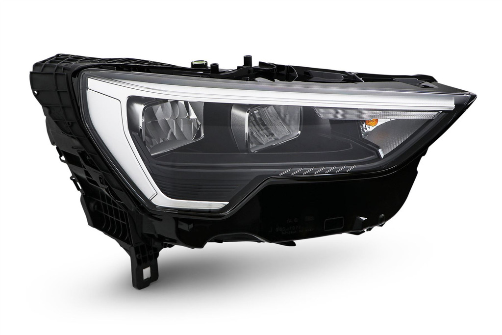 Headlight right LED Audi Q3 19-