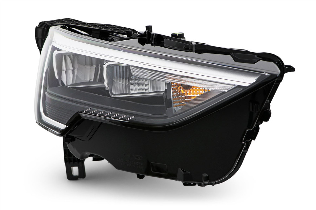 Headlight right LED Audi Q3 19-