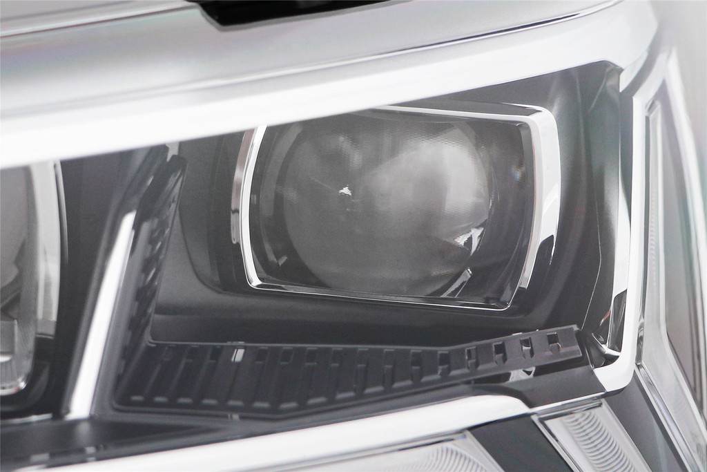 Headlight left LED adaptive Audi Q3 19- 
