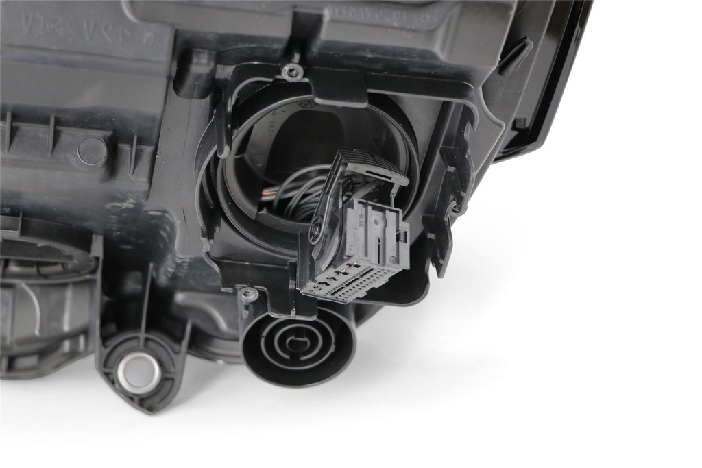 Headlight right LED Volkswagen Transporter T6.1 20-