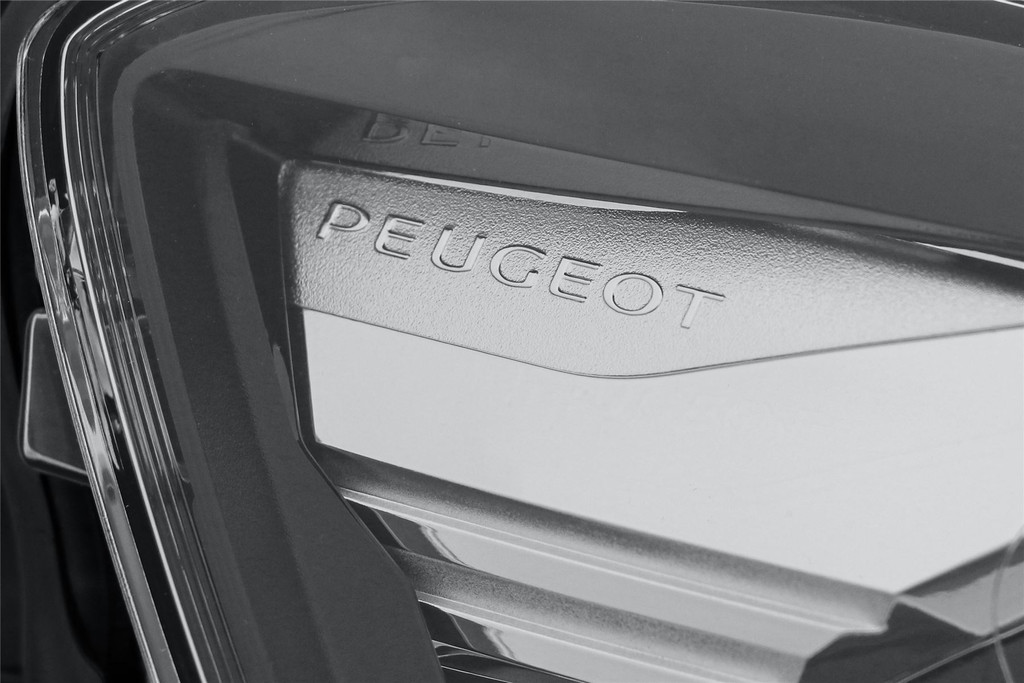 Headlight right LED DRL Peugeot Partner 18-