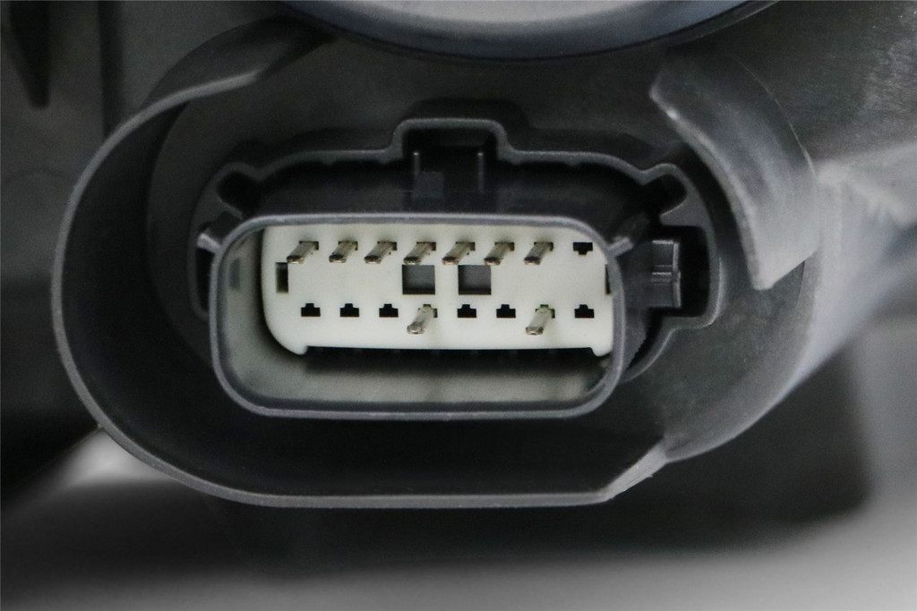 Headlight left halogen Ford Kuga 20- 