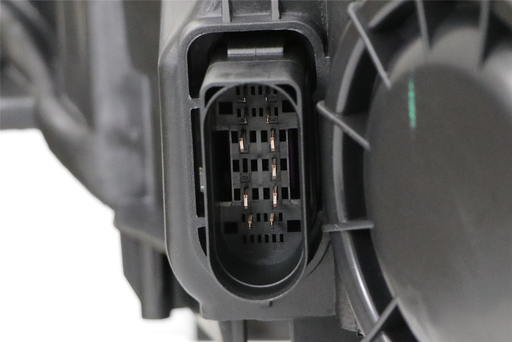 Headlight right bi-xenon Audi A3 12-