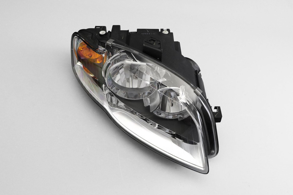 Headlight right chrome with orange indicator Audi A4 B7 04-07