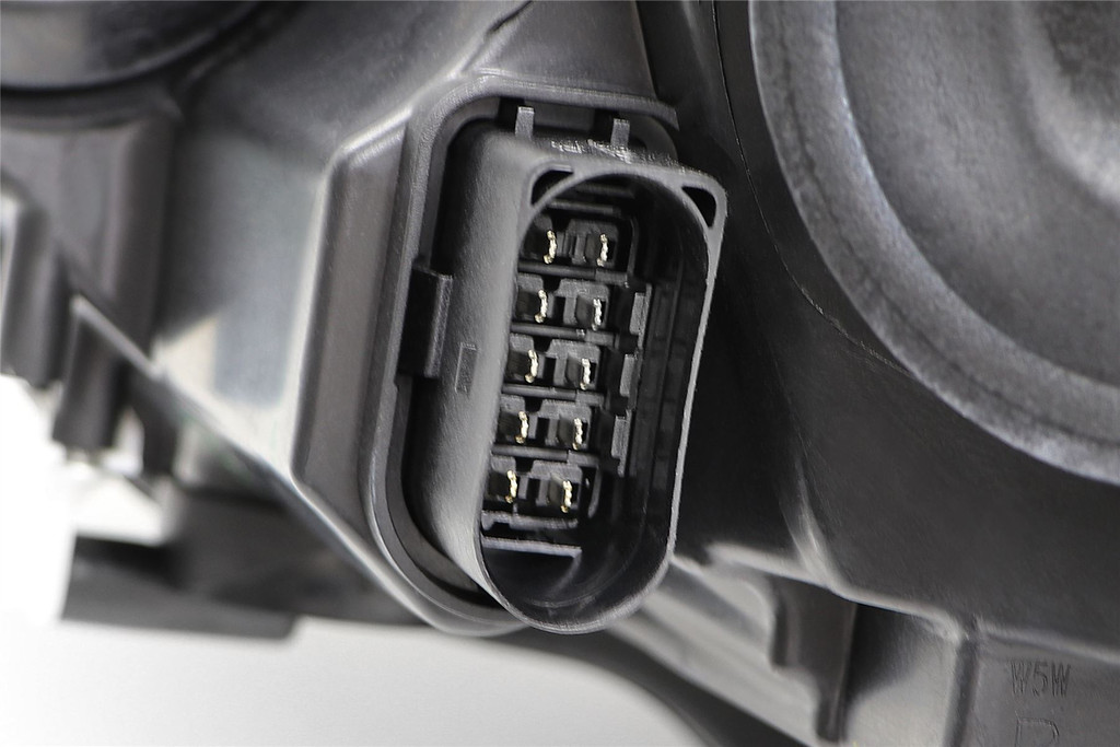 Headlight right Audi A3 12-16 Hella