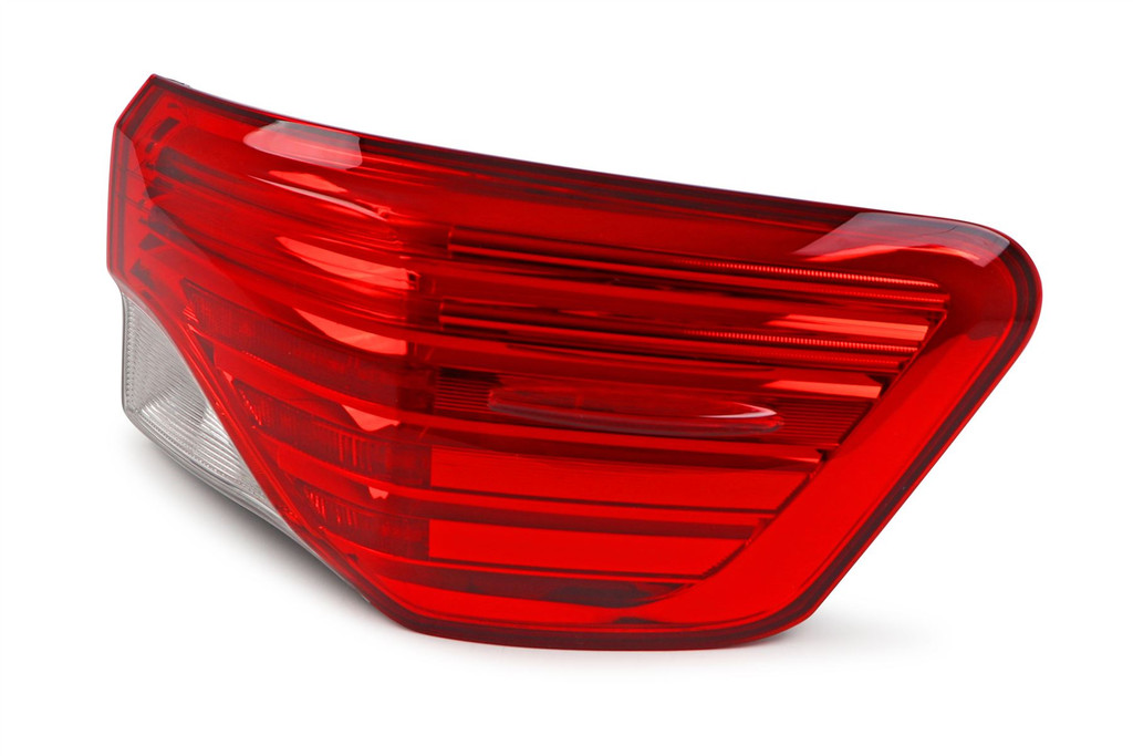 Rear outer light right LED Toyota Avensis 12-15 Saloon