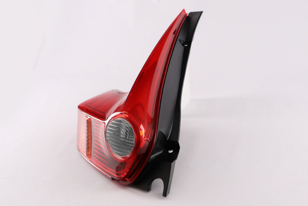 Rear light left Nissan Juke 10-14
