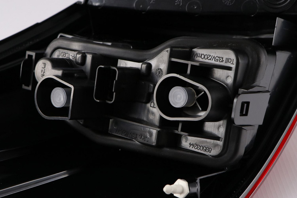 Rear light right Nissan Qashqai +2 10-13