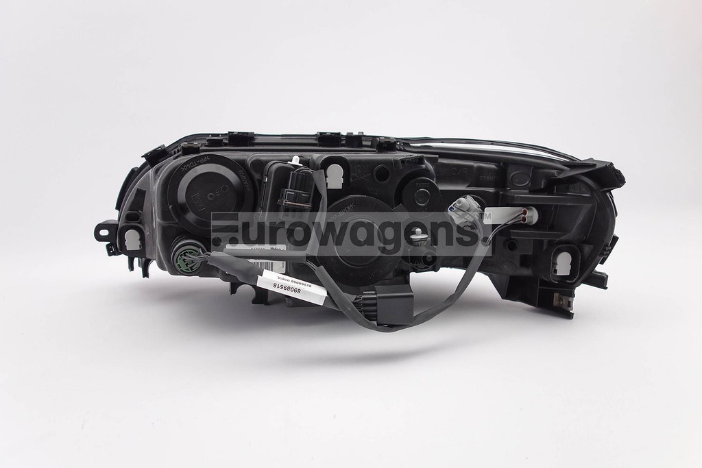 Headlight right Volvo V70 XC70 05-07