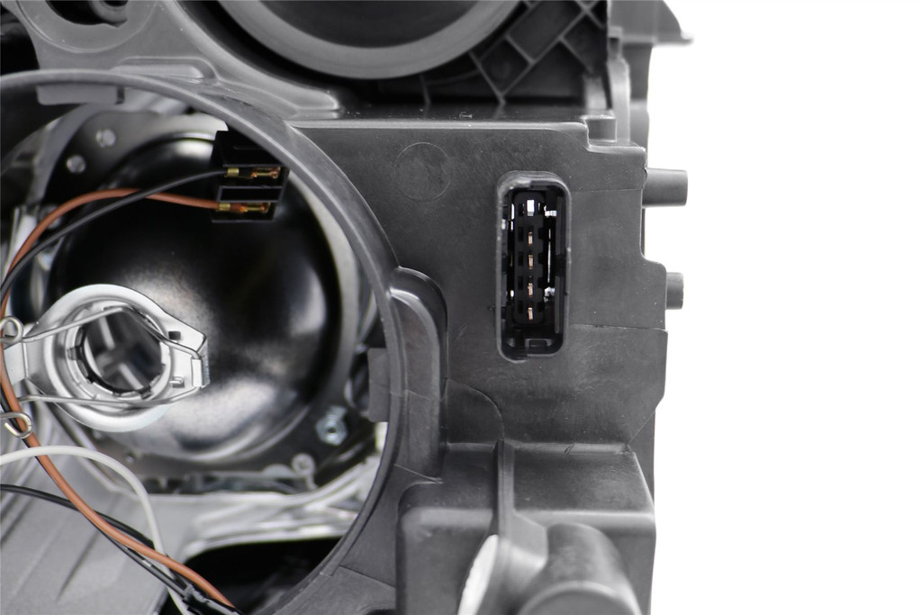 Headlight left Nissan Qashqai 10-13 Hella