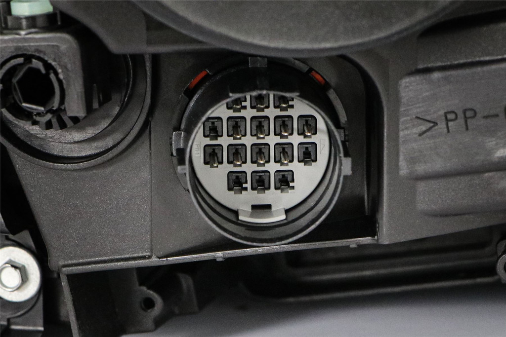 Headlight left Land Rover Discovery MK4 13-16