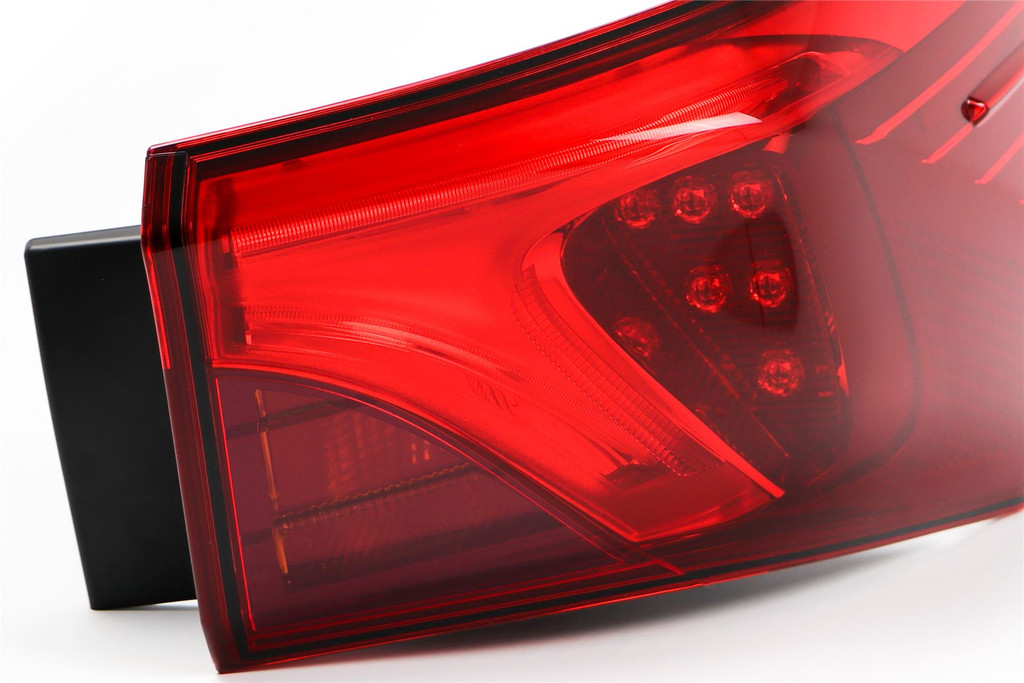 Rear light right outer LED Toyota Avensis 15-17 Estate
