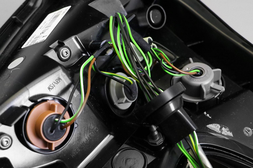 Rear light left Nissan Juke 15-17