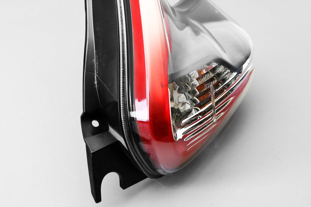 Rear light right Nissan Juke 15-17