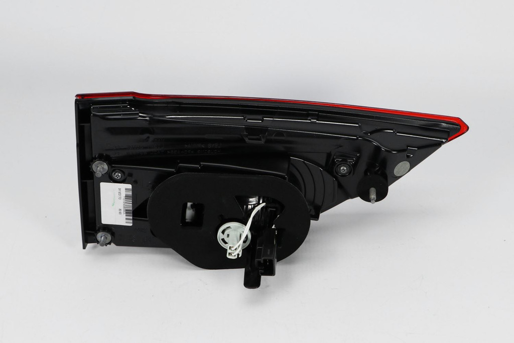 Rear inner light right Toyota Avensis 15-17