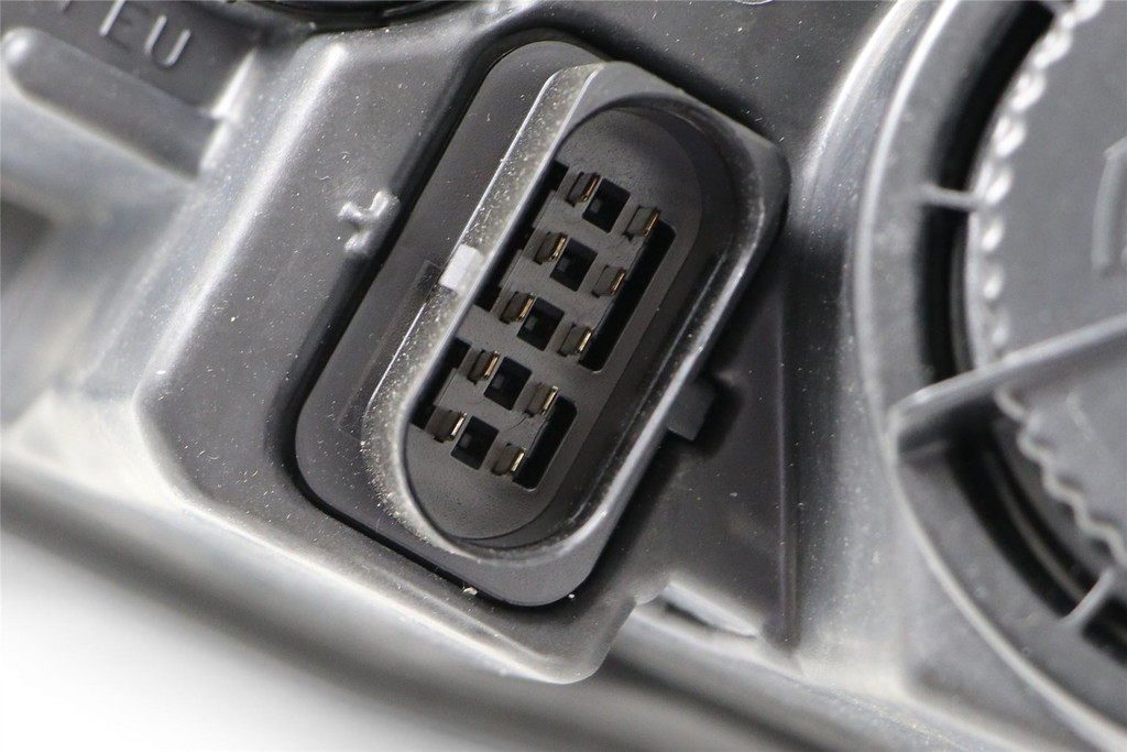 Headlight right black Skoda Rapid 12-16