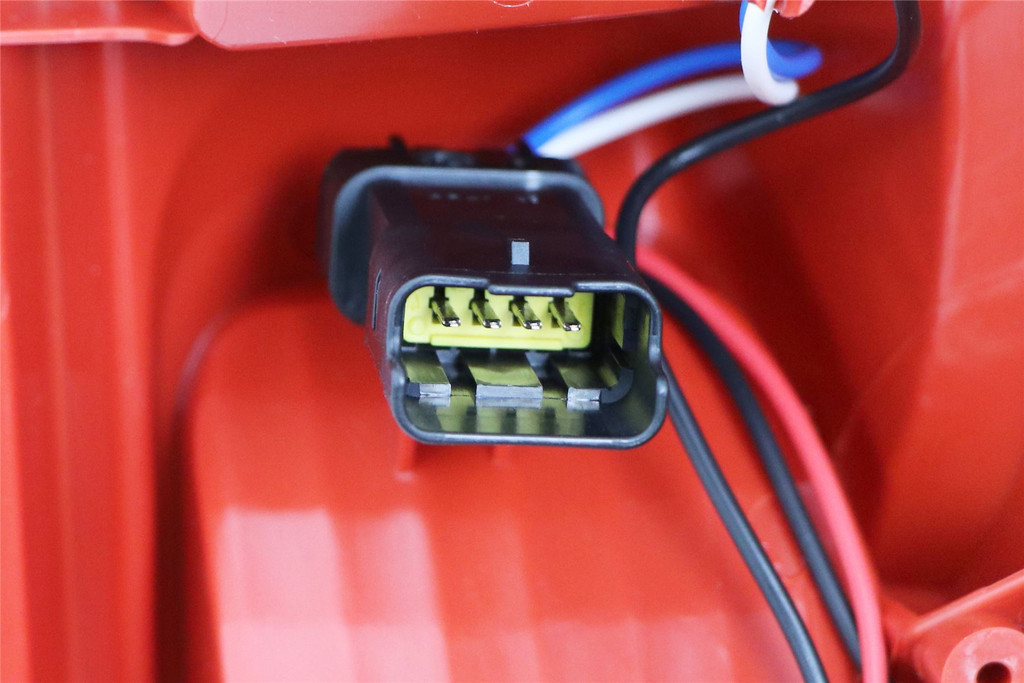 Rear light left Vauxhall Vivaro 07-13 Valeo