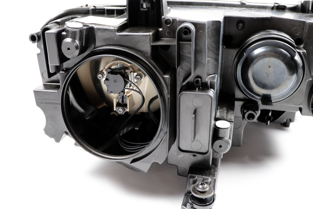 Headlight left VW Tiguan 16-