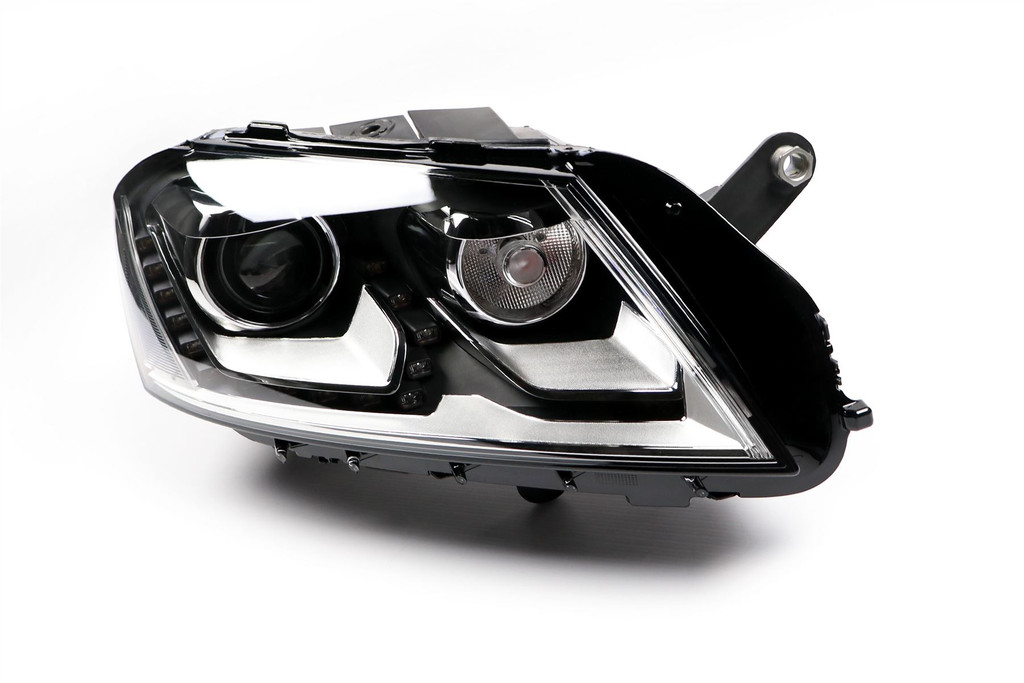 Headlight right bi-xenon adaptive VW Passat 11-14