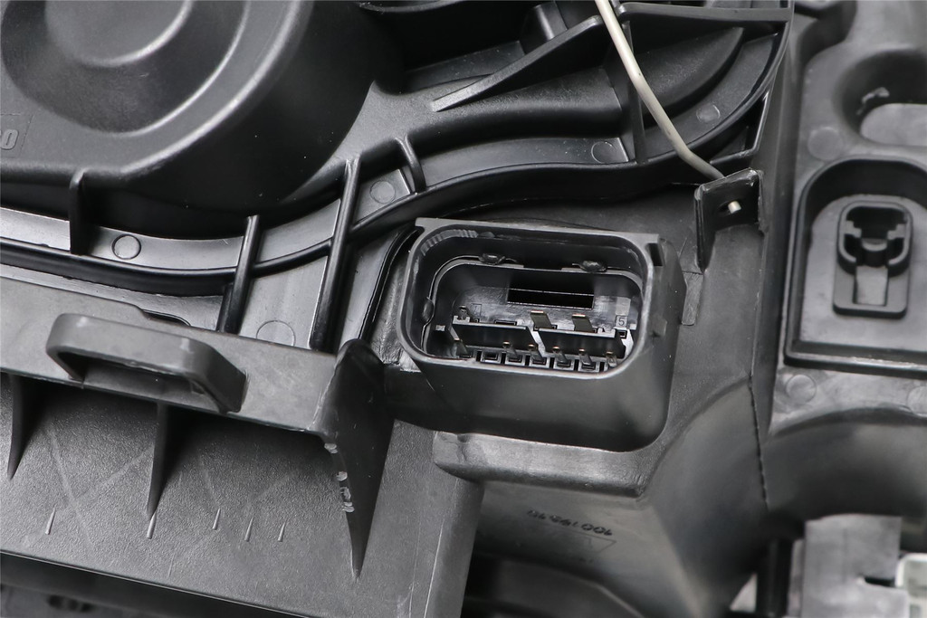 Headlight left BMW 1 Series E82 E88 11-13 2 door