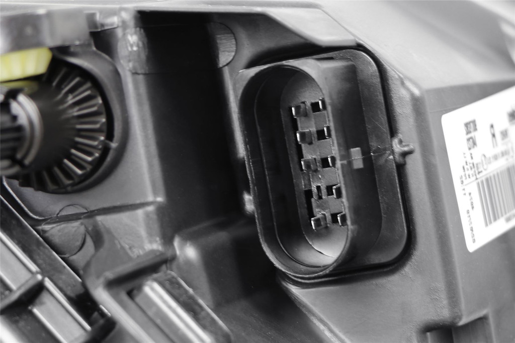 Headlight left black Seat Ibiza 16-18