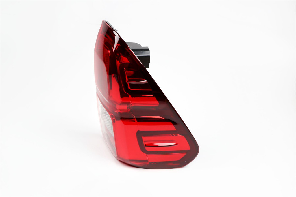 Rear light right Toyota Hilux Revo 15-17