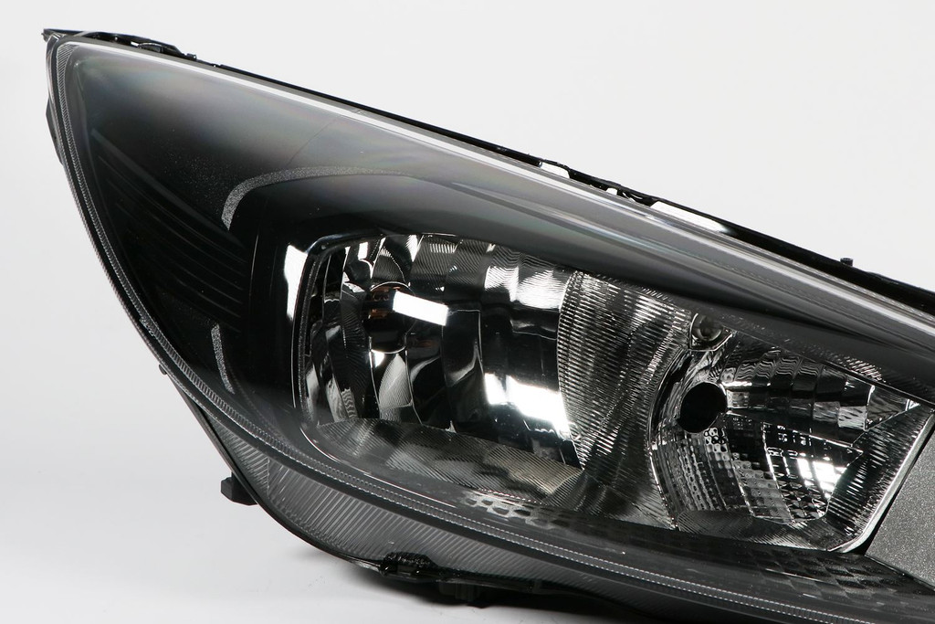 Headlight right black Ford Focus 14-17