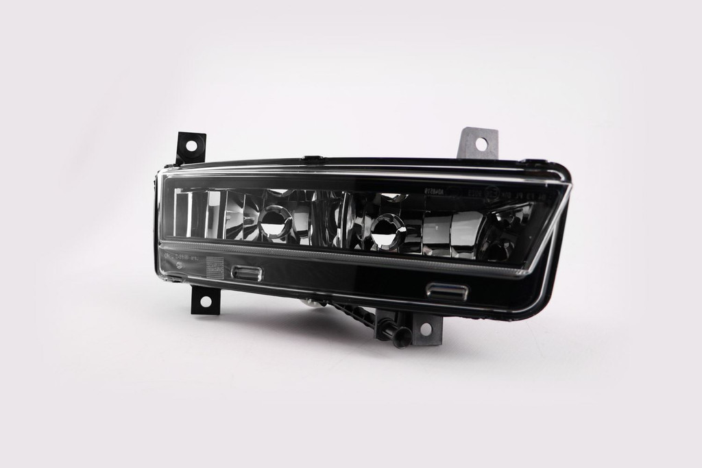 Fog light right with cornering  Skoda Octavia 13-16