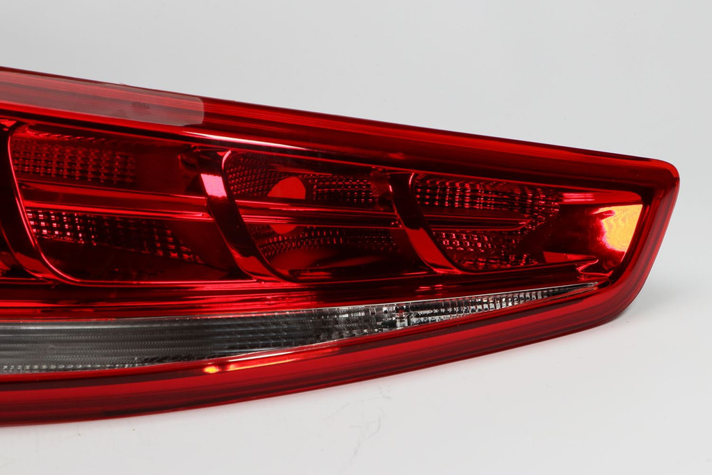 Rear light left Audi Q3 11-14