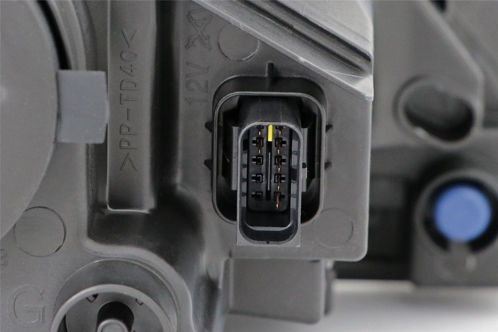 Headlight left LED DRL Peugeot 3008 13-16