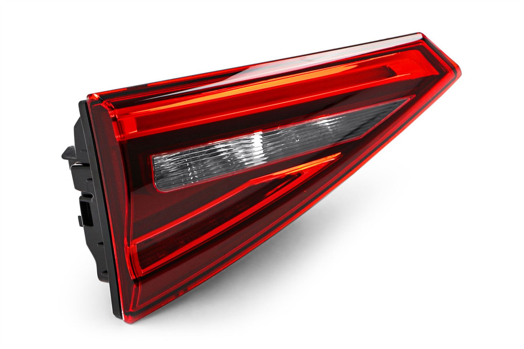 Rear light left inner LED Infiniti Q30 16-