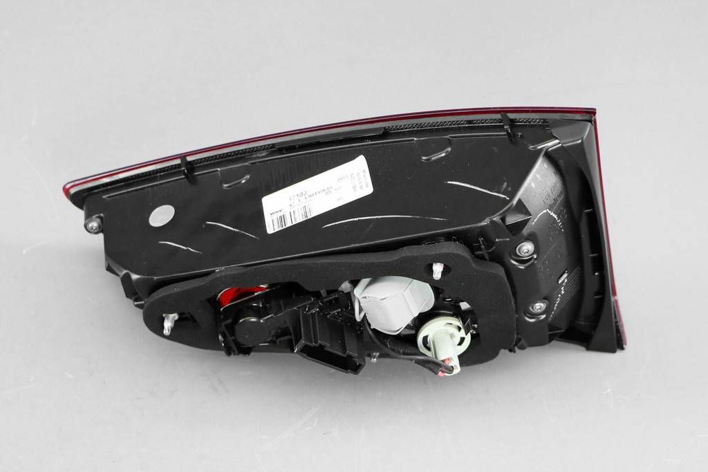 Rear light left inner Seat Ateca 16-