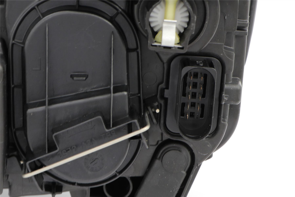 Headlight right Audi Q2 16-