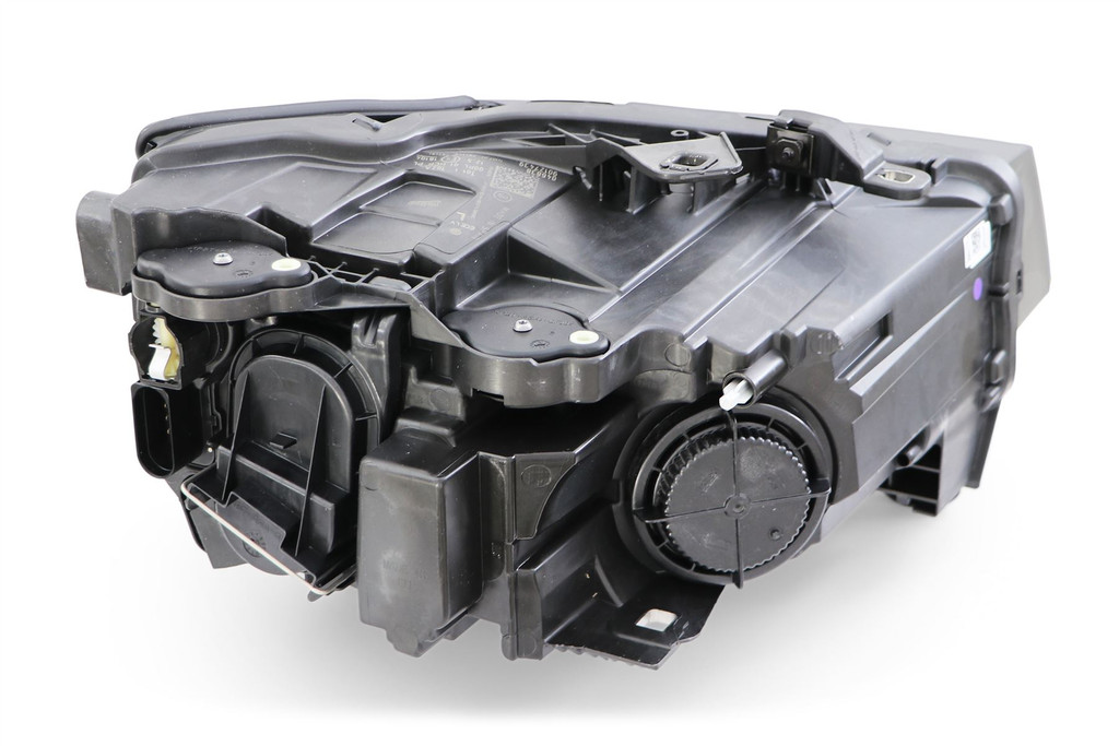 Headlight left Audi Q2 16-