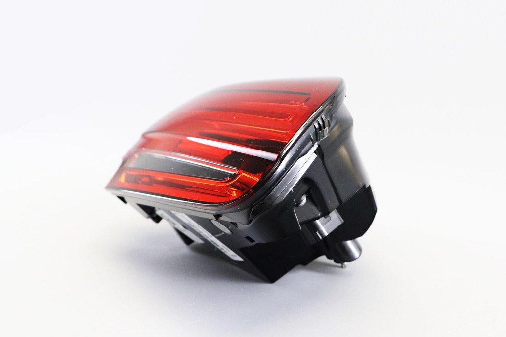 Rear light left inner red LED Porsche Cayenne 11-17