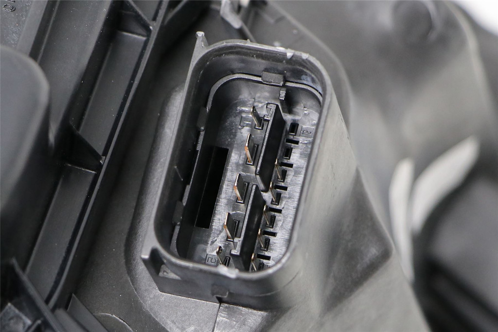 Headlight left Bi-xenon LED DRL BMW 1 Series E87 07-12 6GL
