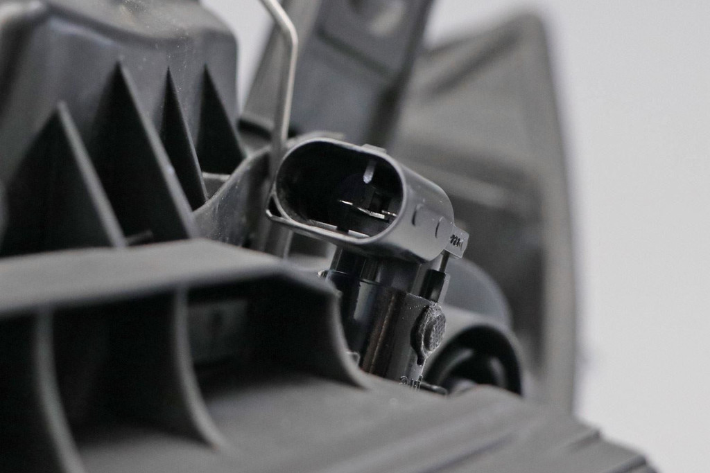 Headlight right Bi-xenon LED DRL AFS BMW 1 Series E87 07-12 6GL