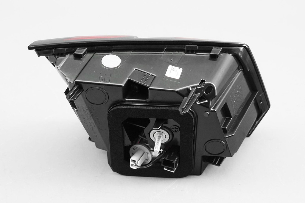 Rear light right inner LED Peugeot 3008 17-
