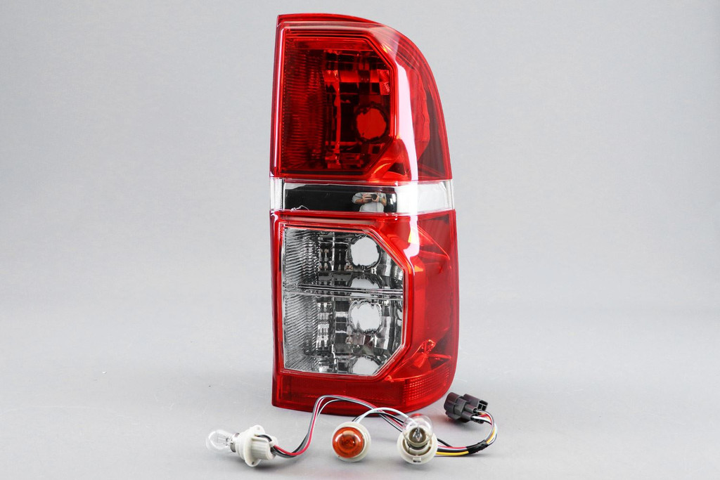 Rear light right with bulbs Toyota Hilux 11-15