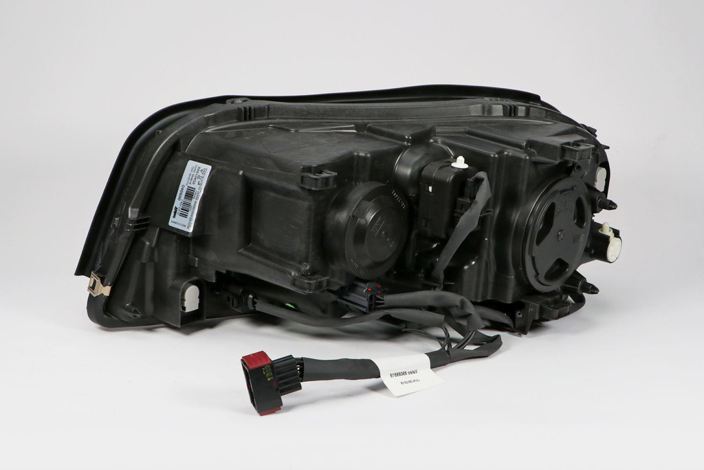 Headlight right xenon Volvo XC90 02-07