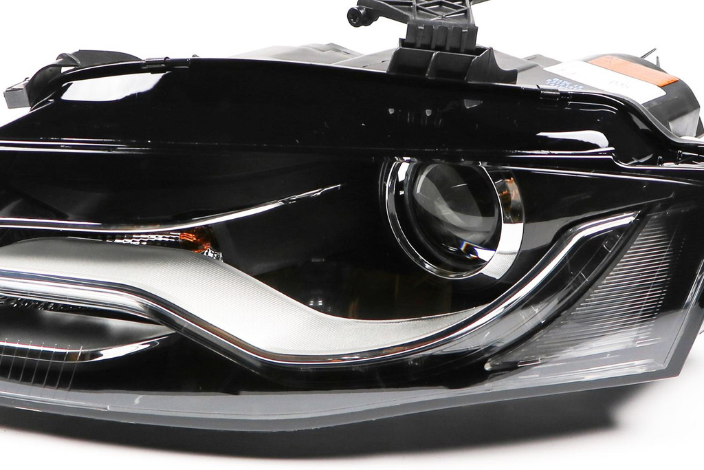 Headlight left Bi-xenon with LED DRL Audi A4 B8 08-11