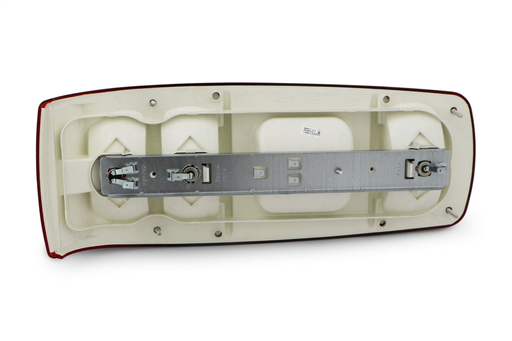 Rear light left with reverse triangular reflector Compass Omega Trailer Caraluna 1